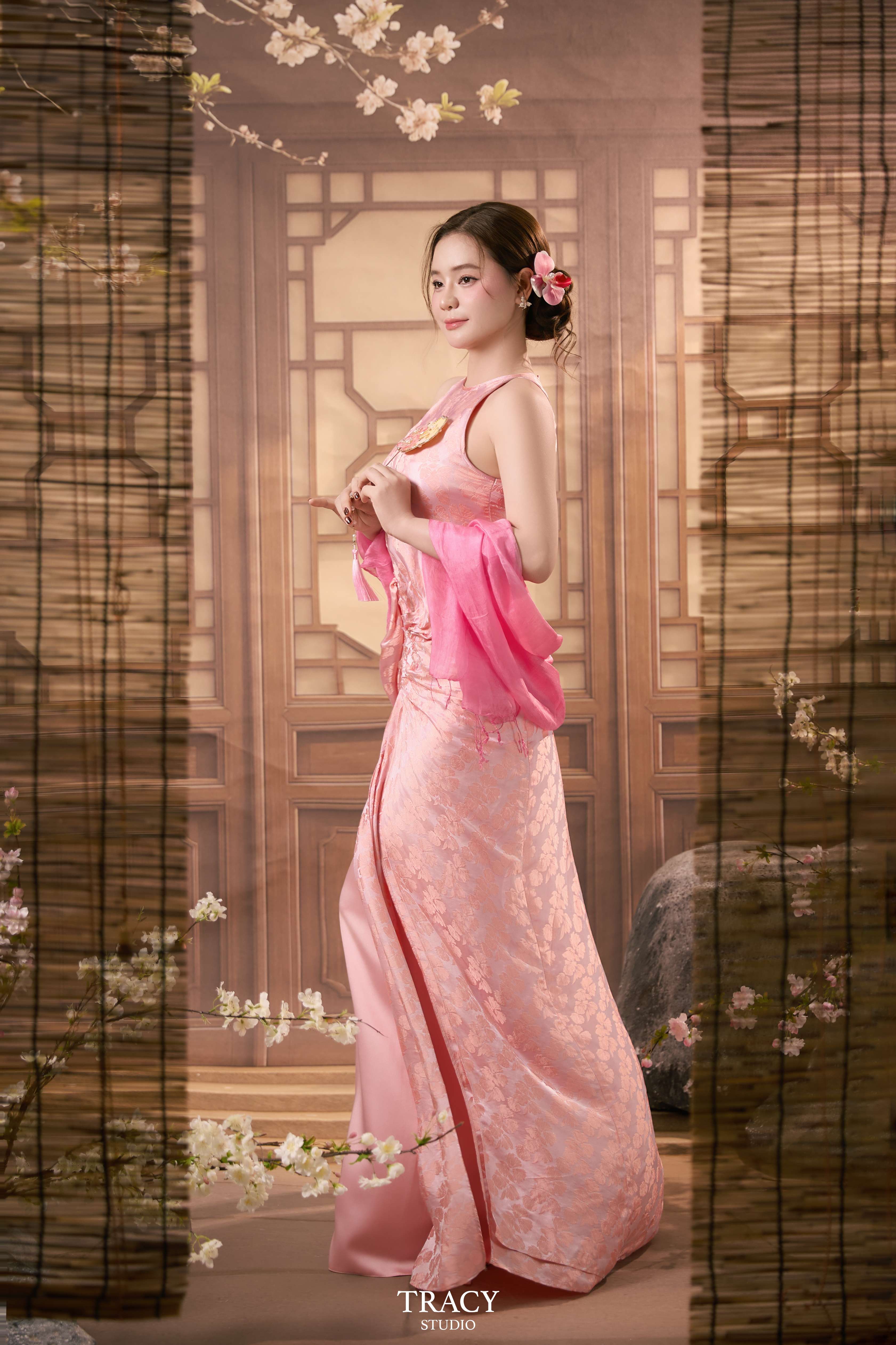 frontend/img/gallery/anh-tet-yem-ao-dai/tracy-studio-chup-dien-vien-le-linh-huong (5).jpg